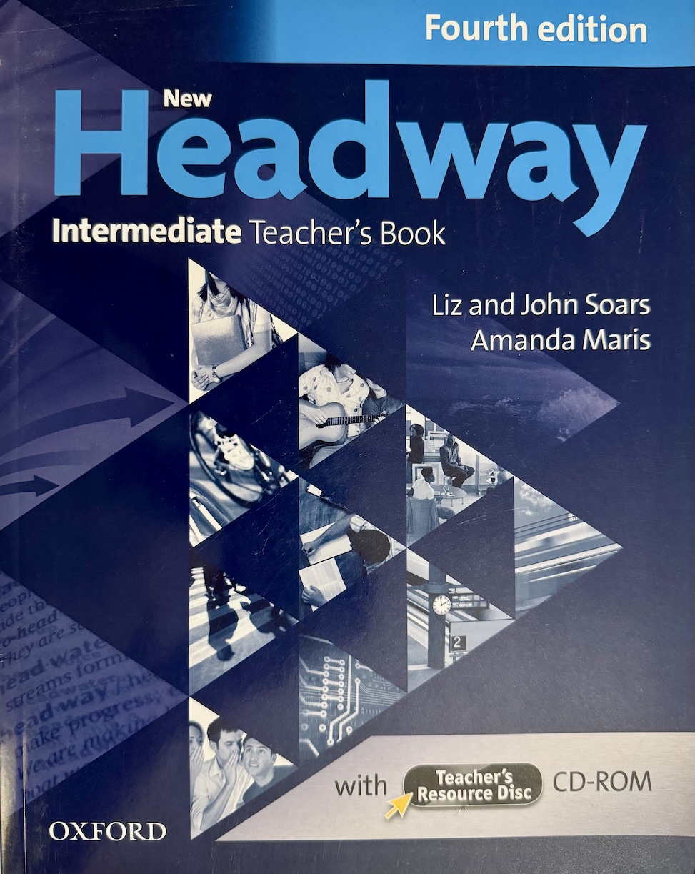 Book cover for "New Headway Intermediate" of Liz and John Soars